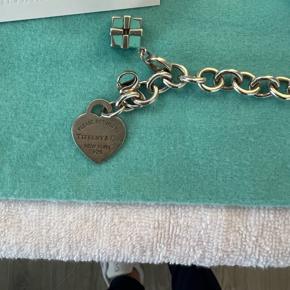 TIFFANY & CO. SILVER HEART BRACELET W/ INITIAL SF